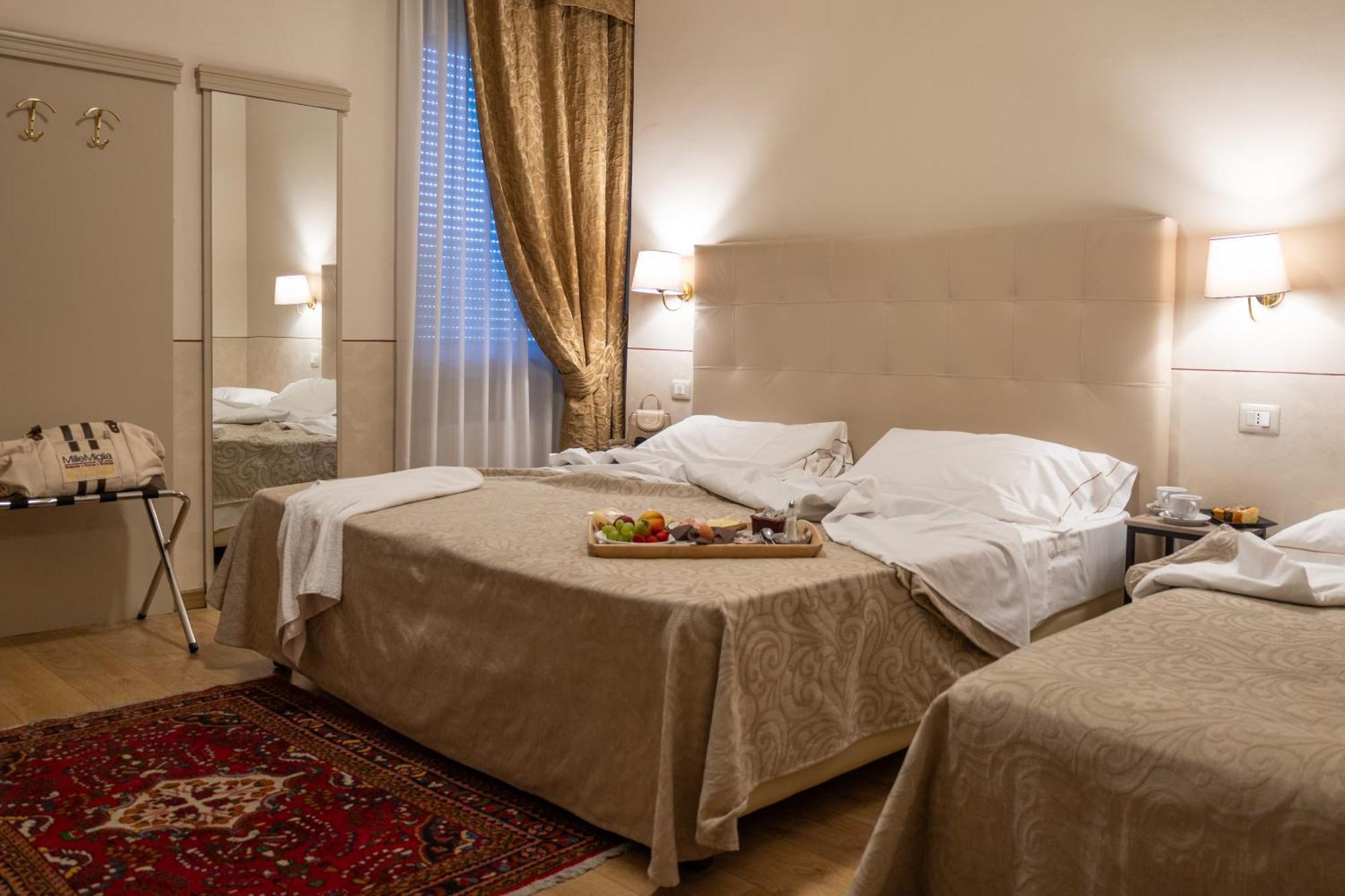 Hotel Ambasciatori Brescia Esterno foto