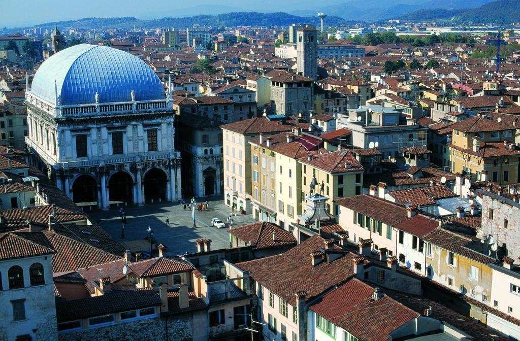 Hotel Ambasciatori Brescia Esterno foto