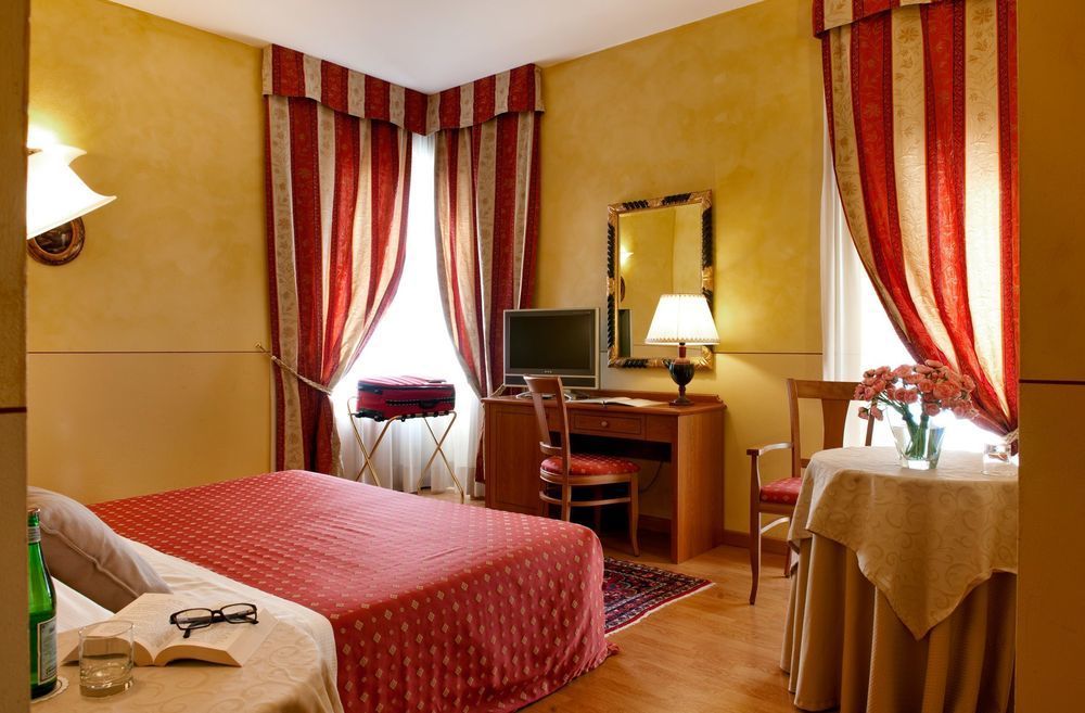 Hotel Ambasciatori Brescia Esterno foto