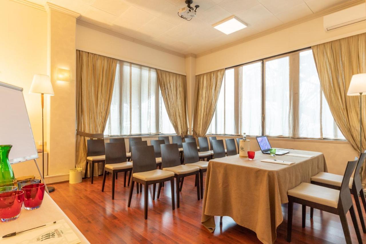 Hotel Ambasciatori Brescia Esterno foto