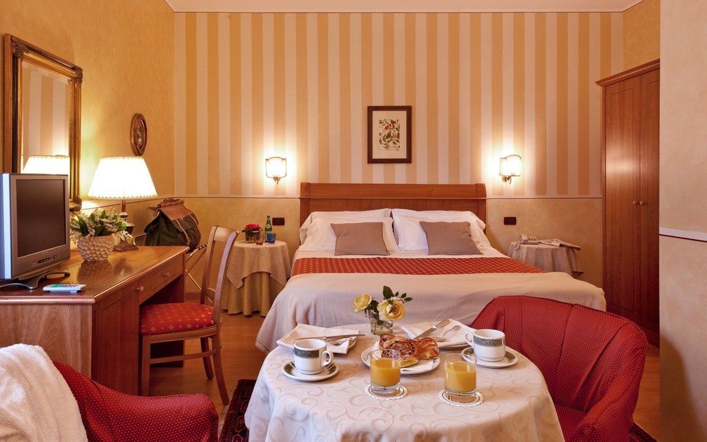 Hotel Ambasciatori Brescia Esterno foto