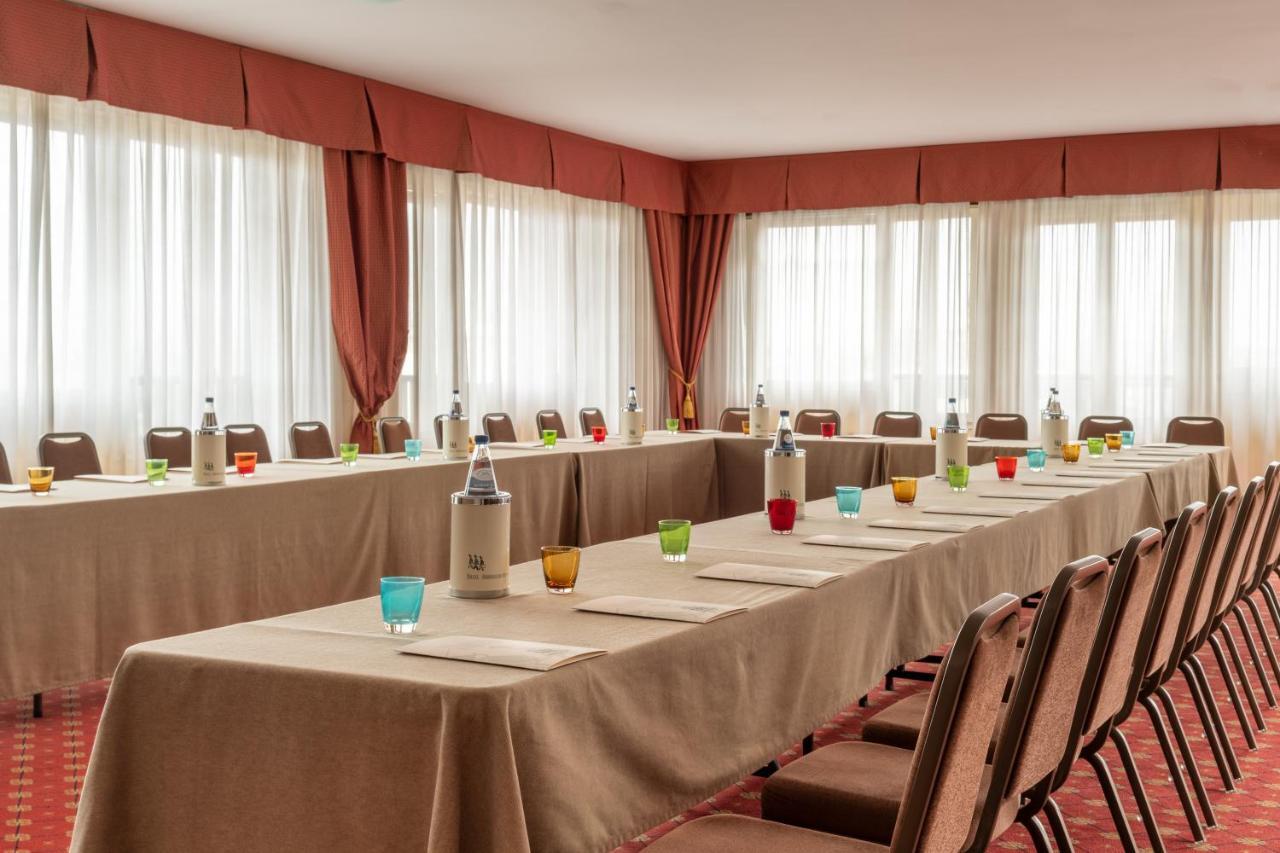 Hotel Ambasciatori Brescia Esterno foto
