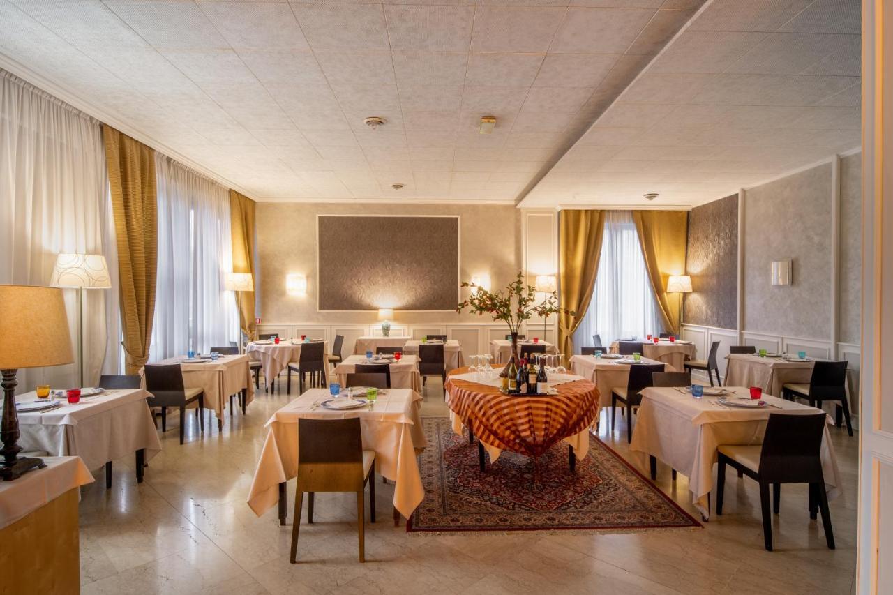 Hotel Ambasciatori Brescia Esterno foto
