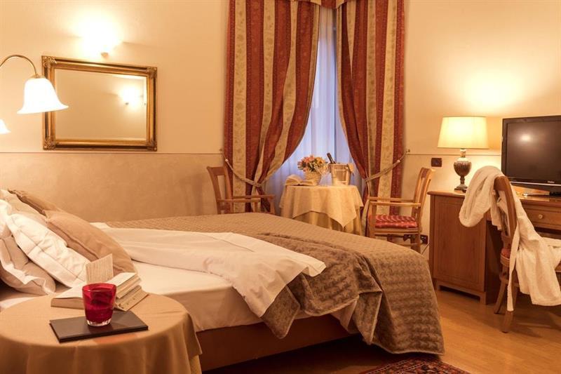 Hotel Ambasciatori Brescia Esterno foto